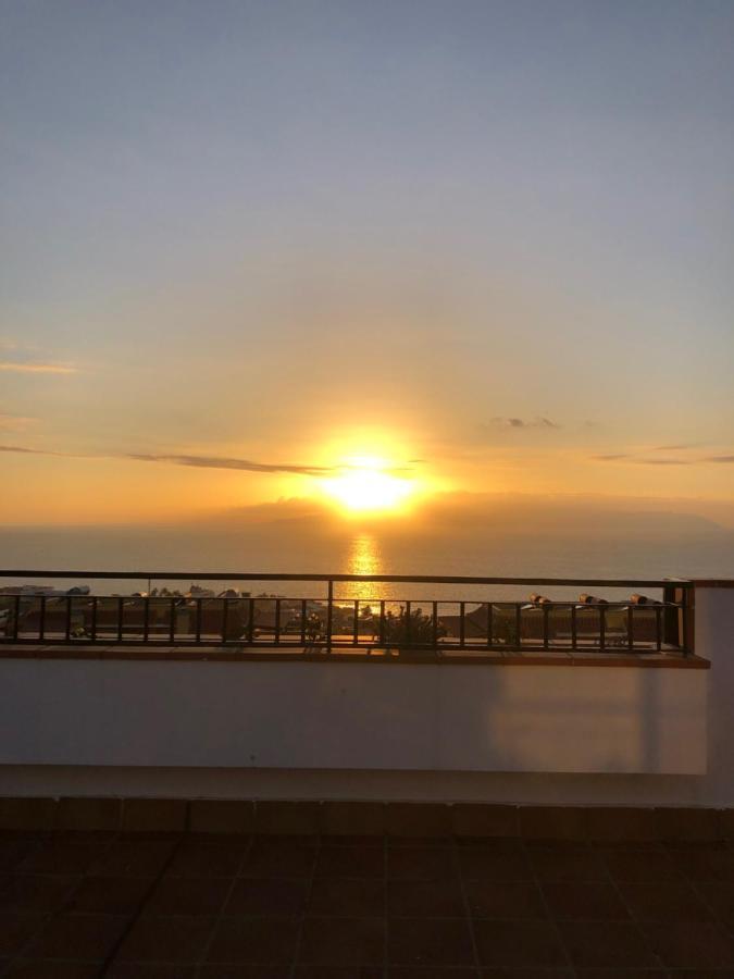 Amazing Duplex With Large Terrace And Sea Views Apartment Puerto de Santiago  Ngoại thất bức ảnh